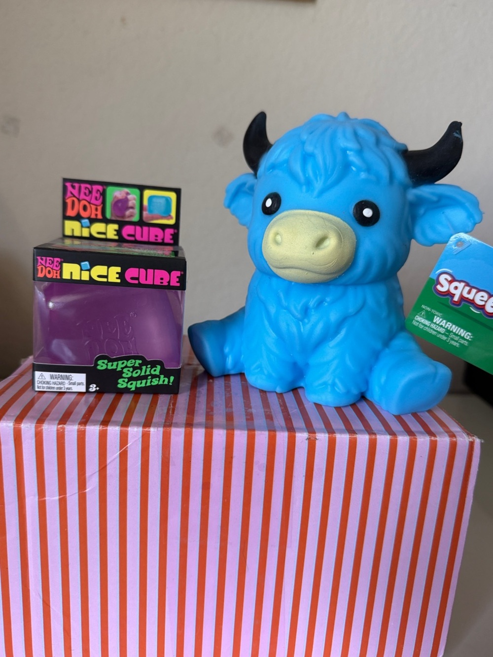🟪🟦Squeeze Buddies Blue Highland Cow Squishy, NeeDoh Ice Cube Blue ~~Bundle~~🟪🟦
